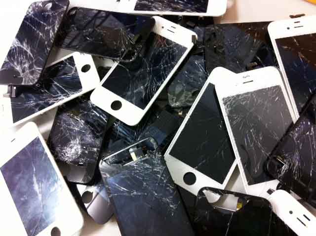 iphoneガラス割れ