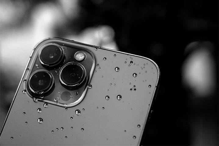 iPhoneが結露で水没?電源が入らない・画面が曇るなど壊れたと感じた時の原因と対処法